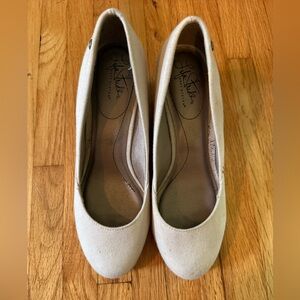 Life Stride Cream Women's Wedge Shoes